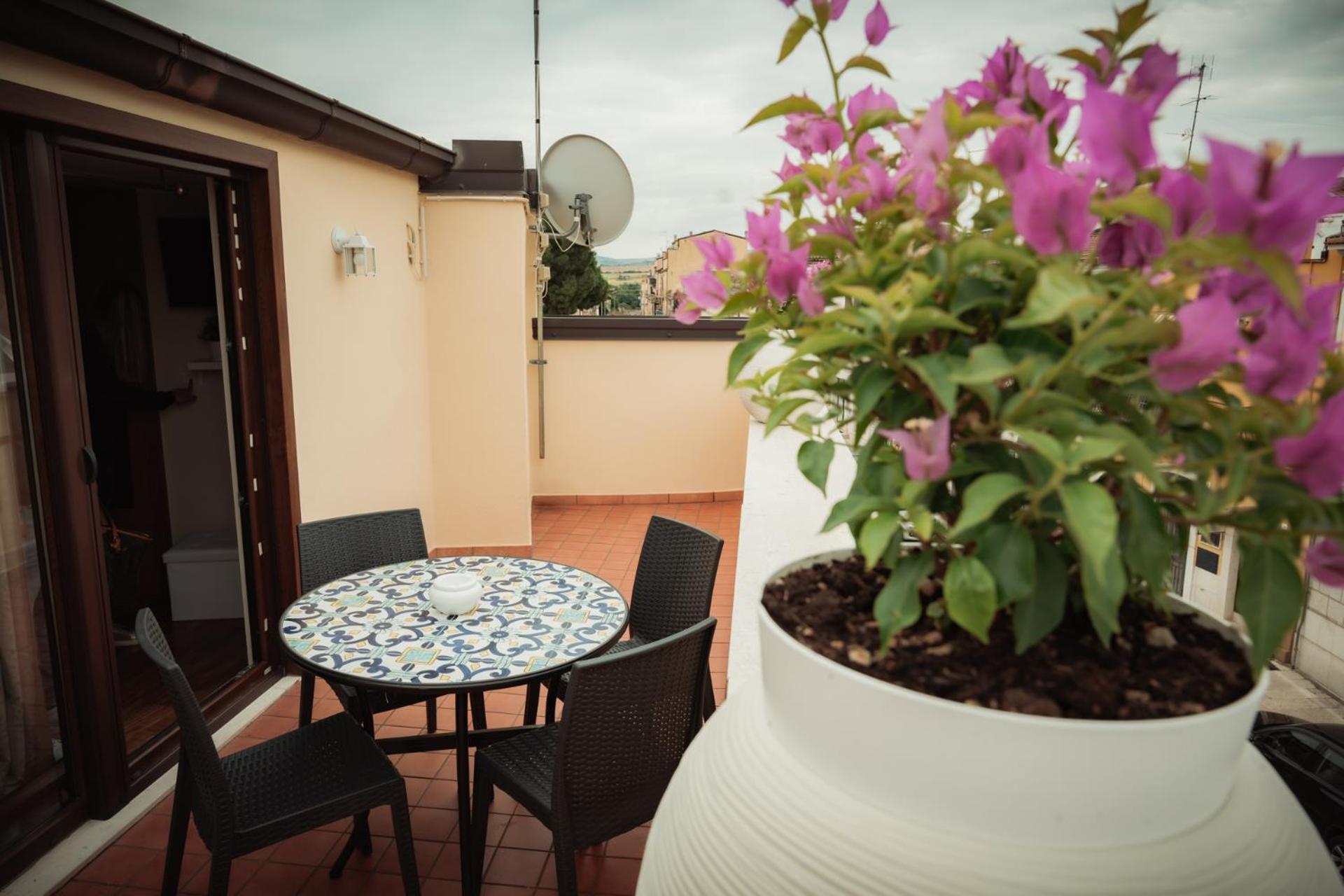 La Terrazza Dei Gemelli - Casa Vacanze Venosa Exterior foto